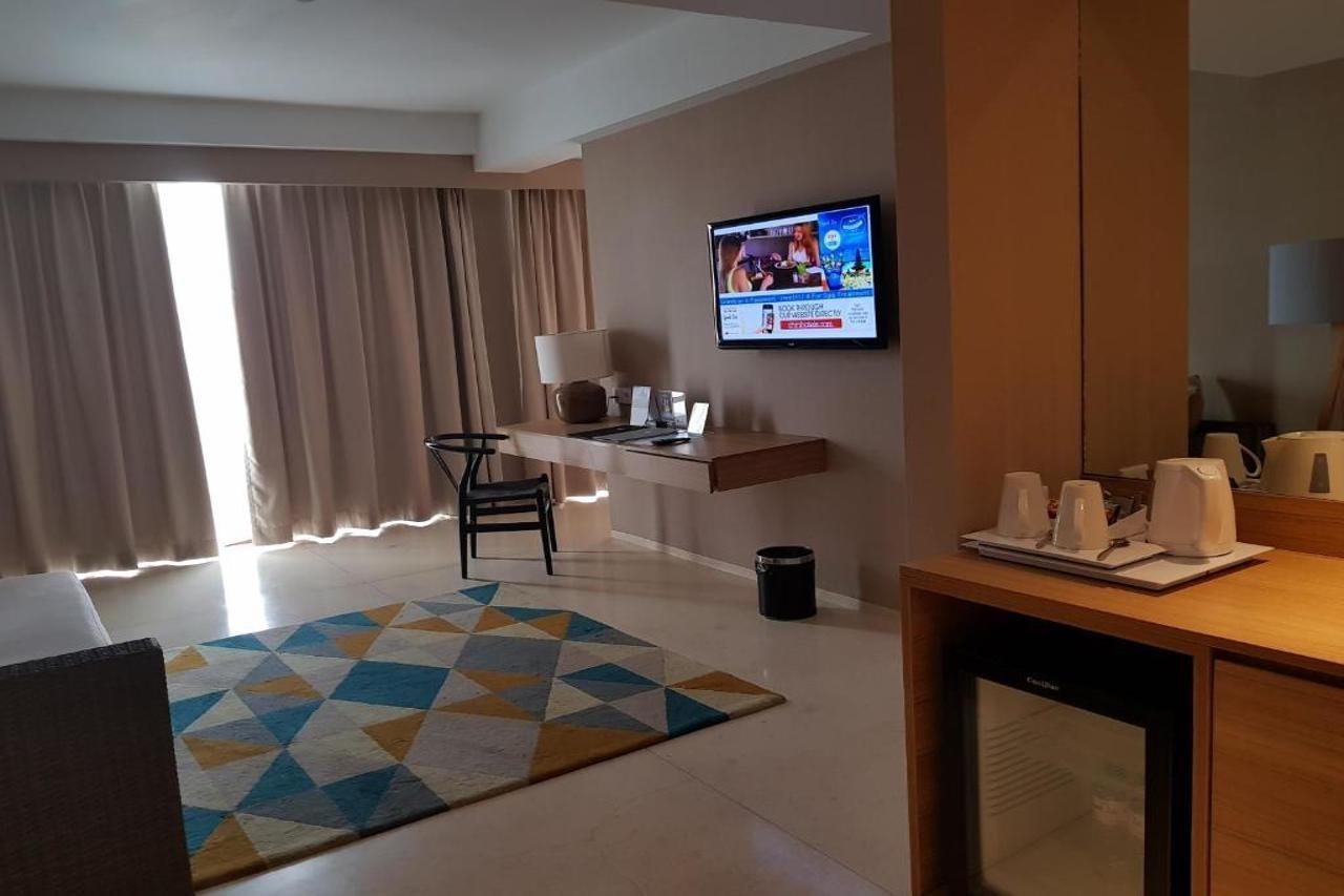 Grand Zuri Kuta Bali Hotel Exterior foto