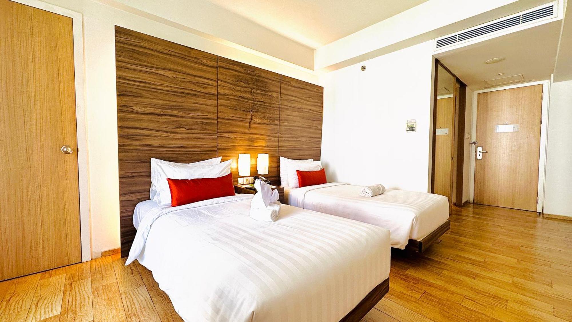 Grand Zuri Kuta Bali Hotel Exterior foto