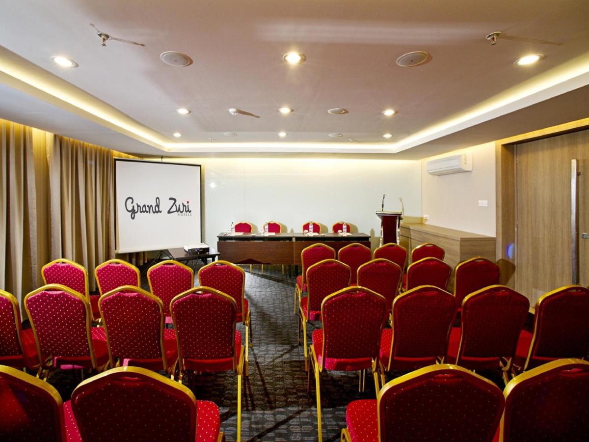 Grand Zuri Kuta Bali Hotel Exterior foto